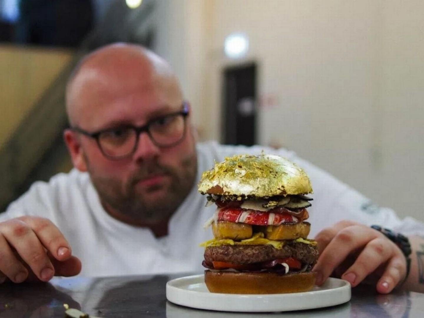 Diego Buiks gold burger