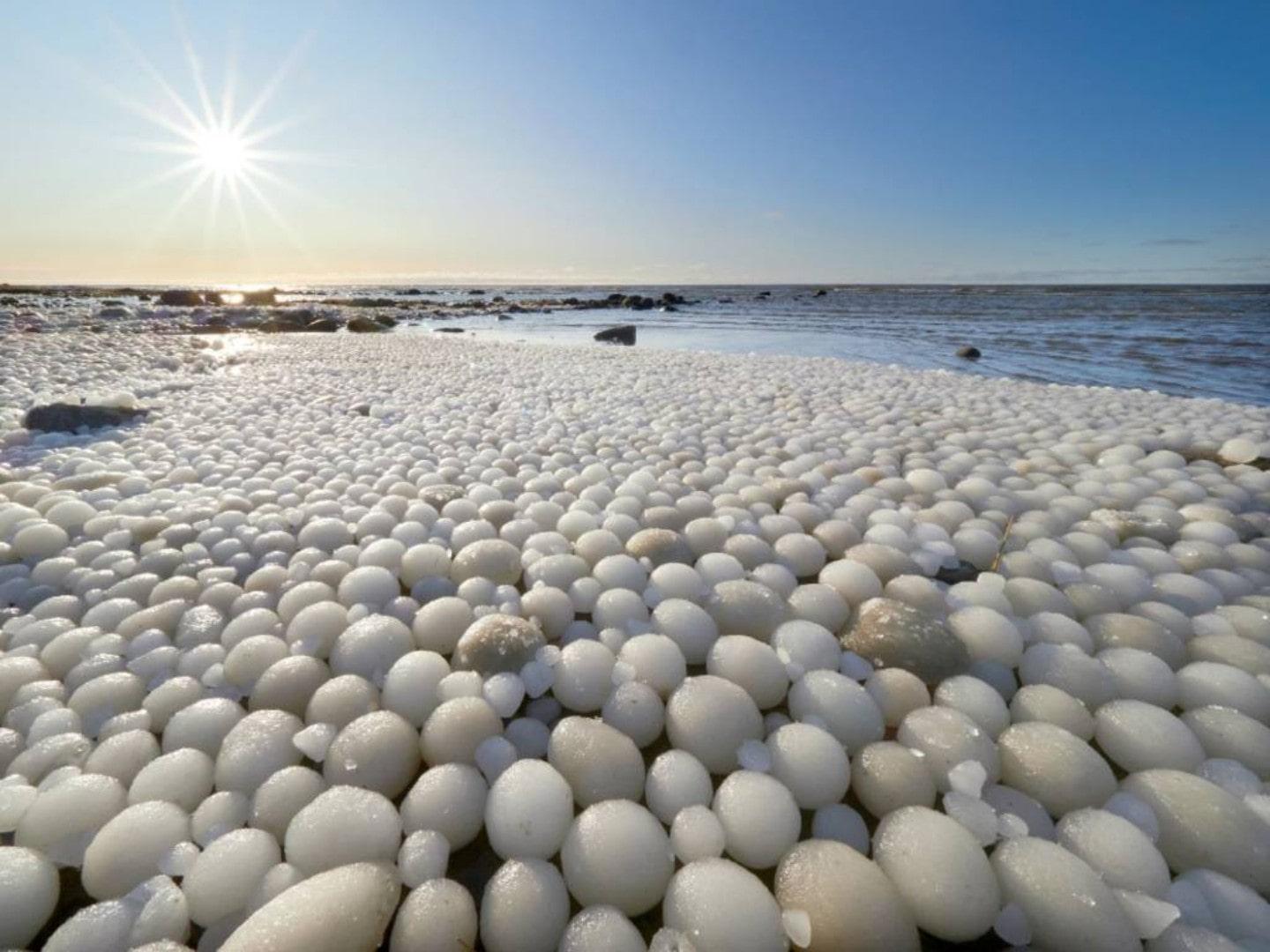 Ice eggs on the beach