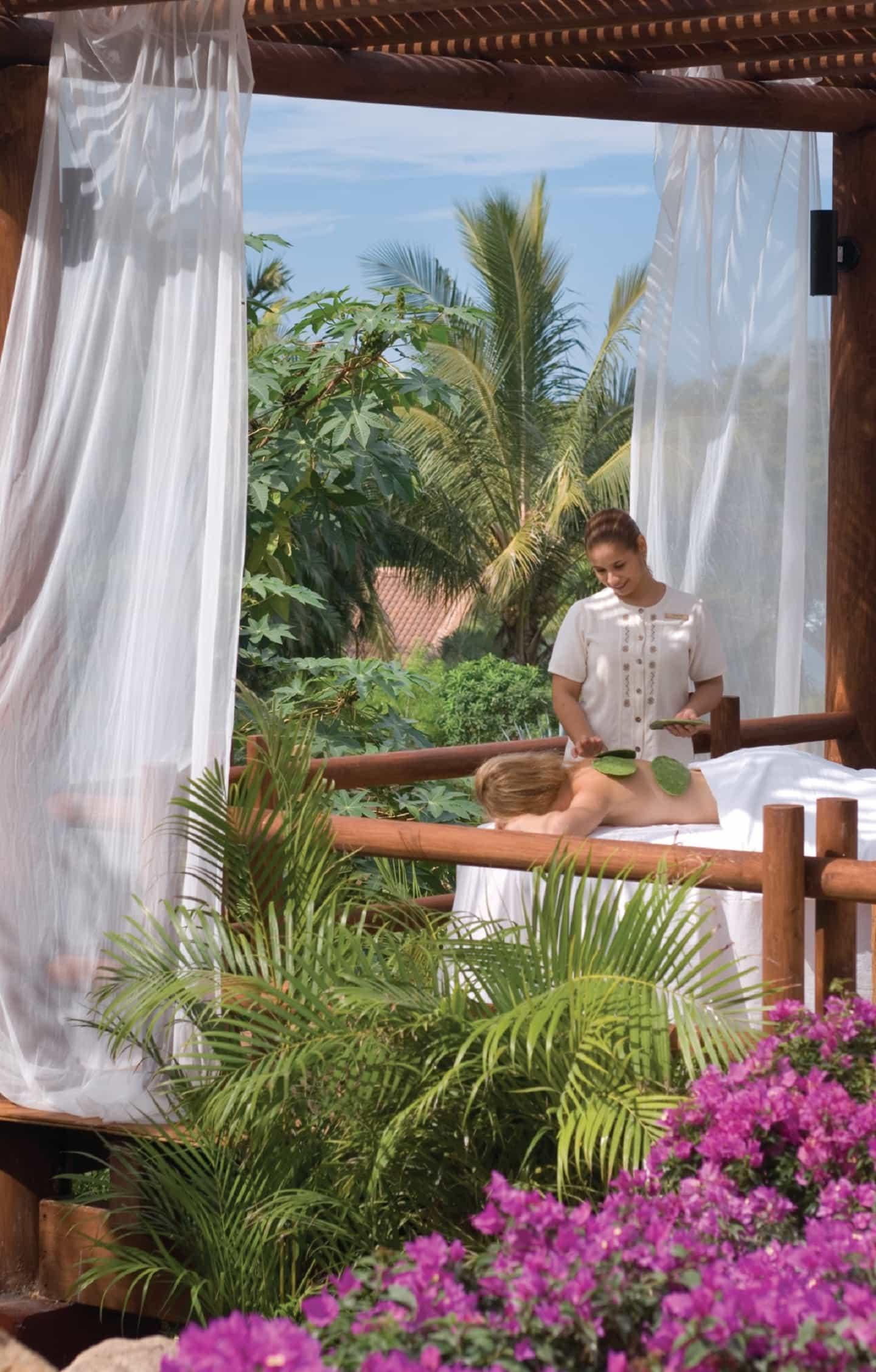 Exclusive massage with cacti and tequila in Four Season Resort