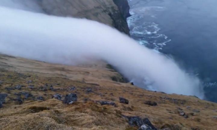 Cascada de niebla