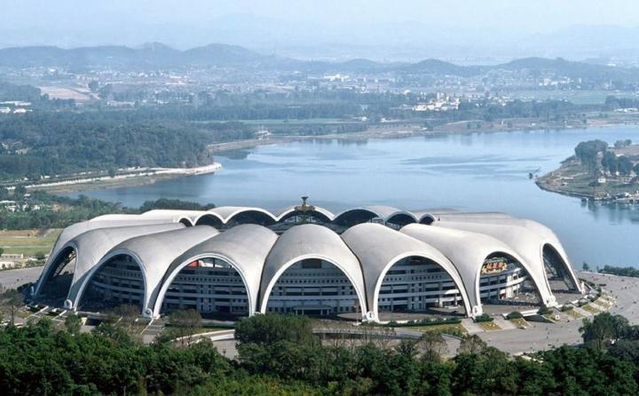 Estadio Rungrado Primero de Mayo exterior vista aérea día