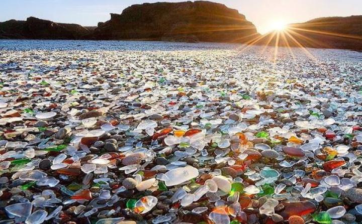 Playa de vidrio en Fort Bragg, California.