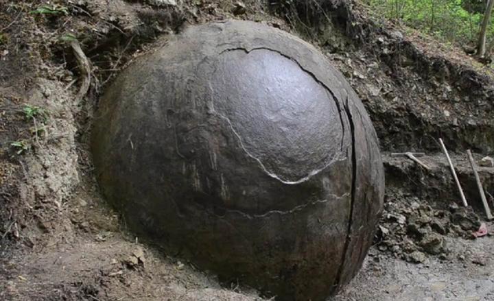 Misteriosa bola gigante aparecida en Bosnia